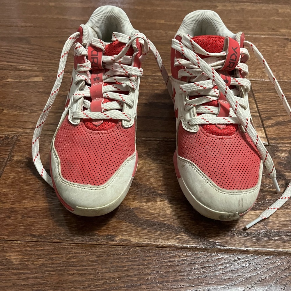 Boys UA size 1y baseball cleats